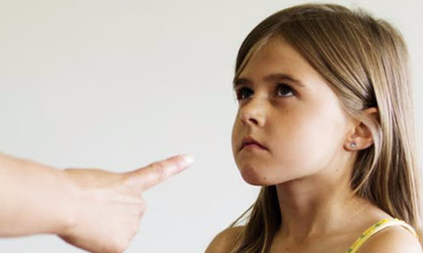 9 hành động này của bố mẹ khiến con trẻ "càng dạy càng hư" (điều thứ 2 nhiều người mắc phải)!